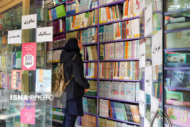 ذائقه نسل جدید رمانخوانی در فضای مجازی است/ محتوای آثار مکتوب ارزشگذاری شود