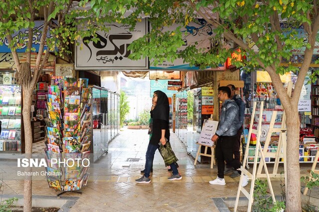 ذائقه نسل جدید رمانخوانی در فضای مجازی است/ محتوای آثار مکتوب ارزشگذاری شود