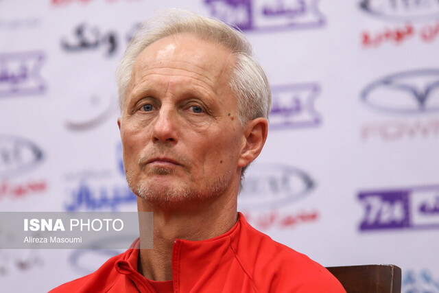 سرمربی هنگکنگ: اختلاف محسوسی با ایران نداشتیم/ به صعود از گروه امیدواریم سرمربی هنگکنگ: اختلاف محسوسی با ایران نداشتیم/ به صعود از گروه امیدواریم