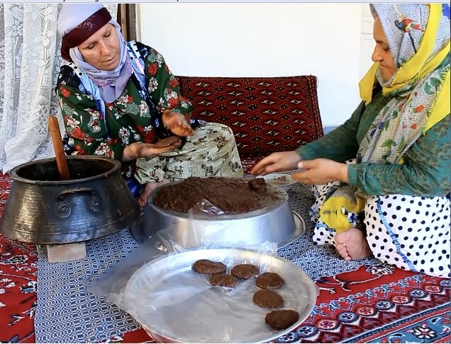 ۲ حلوا با قدمتی بیش از یک قرن