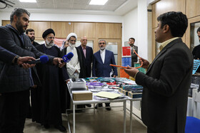 بازدید رئیس‌جمهور از نمایشگاه صنایع دستی و پارک علم‌وفناوری در شهرکرد