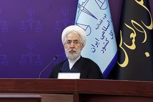 تکذیب یک افزایش قیمت/ واگذاری«آزادی»/ بحثهای داغ در دولت