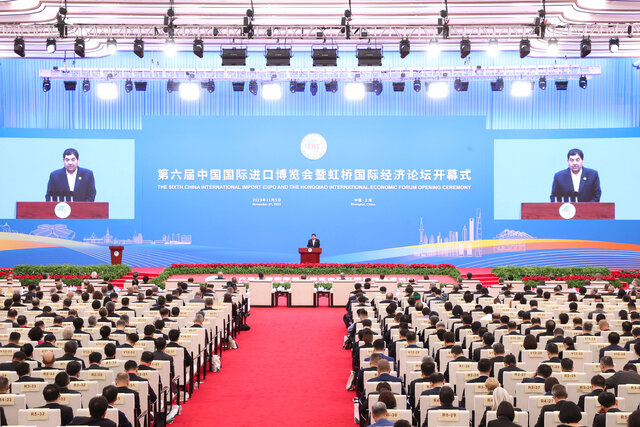 چانگهوآ: چین با همکاری با ایران سهم بیشتری در بهبود اقتصاد جهان ادا خواهد کرد