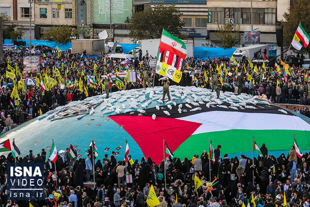 ویدیو/ فریاد «آزادی قدس» در قلب تهران ویدیو/ فریاد «آزادی قدس» در قلب تهران