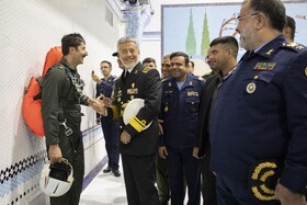 امیر حبیب الله سیاری معاون هماهنگ کننده ارتش و  امیر حمید واحدی فرمانده نیروی هوایی ارتش در آیین افتتاح مدرسه نجات خدمه نهاجا