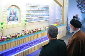 بازدید فرمانده کل قوا از نمایشگاه دستاوردهای نیروی هوافضای سپاه پاسداران