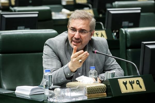 فشار مالیاتی جدیدی به افراد حقوقی و تولیدکنندگان وارد نمیشود فشار مالیاتی جدیدی به افراد حقوقی و تولیدکنندگان وارد نمیشود