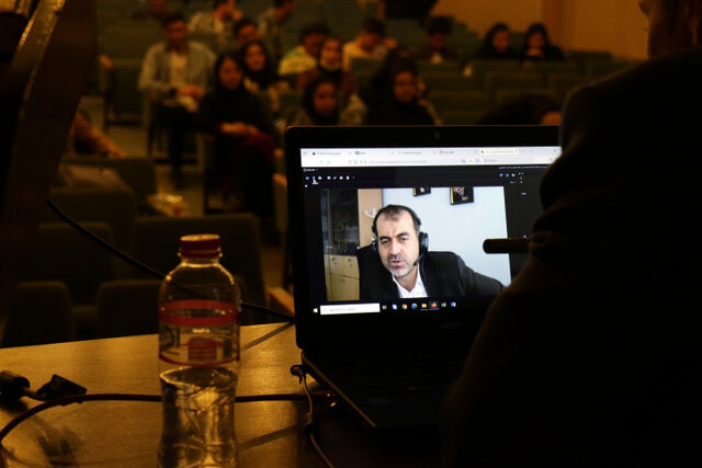 ضرورت بهکارگیری مددکاران در کنار مشاوران