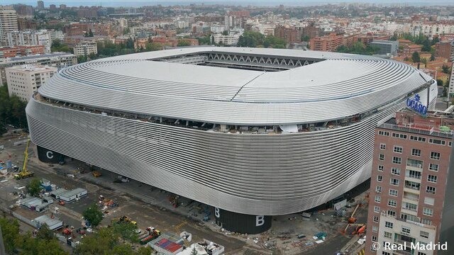 ورزشگاه سانتیاگو برنابئو با قدمت ۷۵ سال که بازسازی شده است. چرا ورزشگاههای قدیمی را رها میکنیم؟