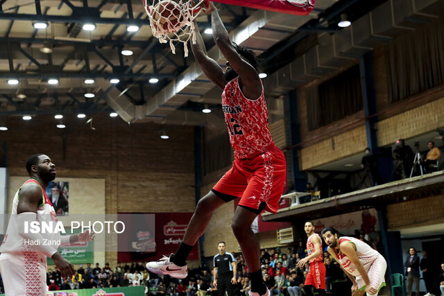 مهرام هم مقابل گرگان صدتایی شد/ پیروزی هاشمی در جدال بزرگان لیگ بسکتبال مهرام هم مقابل گرگان صدتایی شد/ پیروزی هاشمی در جدال بزرگان لیگ بسکتبال