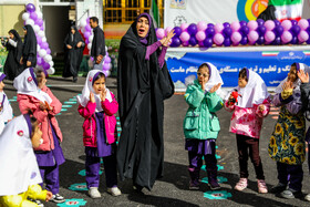 روز «بی کیف و کتاب» دانش آموزان دبستانی تهران با حضور وزیر آموزش و پرورش