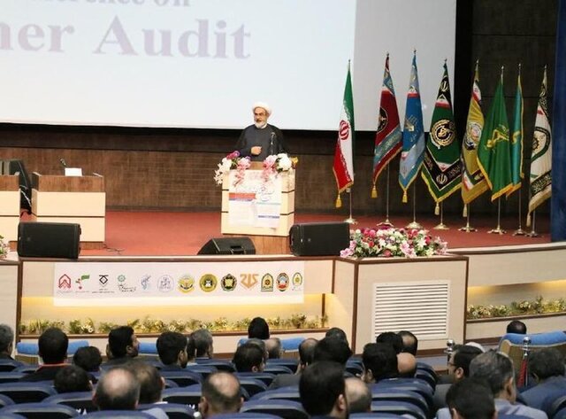 باید با فساد مالی مبارزه جدی کرد