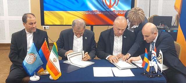 سفر با خودرو بین ایران و ارمنستان آسانتر میشود سفر با خودرو بین ایران و ارمنستان آسانتر میشود