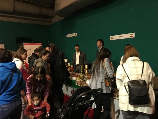 استقبال از غرفه ایران در بازارچه خیریه انجمن همسران دیپلماتیک مجارستان