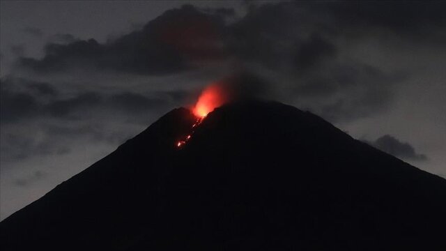 فوران آتشفشان در «پاپوآ گینه نو»؛ پروازها لغو شد