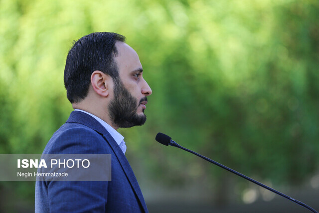 بهادریجهرمی: بنزین هم چنان شش ماه ذخیره میماند بهادریجهرمی: بنزین هم چنان شش ماه ذخیره میماند