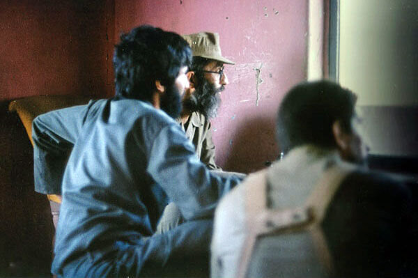 آیتالله سید علی خامنهای در کنار محمد جهانآرا- کوتشیخ دومین نماینده امام در سپاه