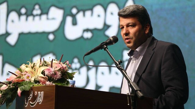 انتقاد اکبر عبدی به ضعف فیلم نامه از «فسیل» تا غیر«فسیل»