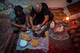 صید شبانه ماهی در سواحل جنوبی دریای خزر