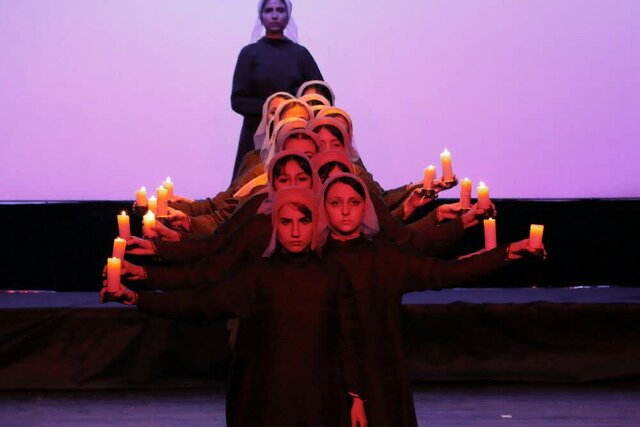 تئاتر لیلی و مجنون در سالن فدک اردبیل برگزار شد