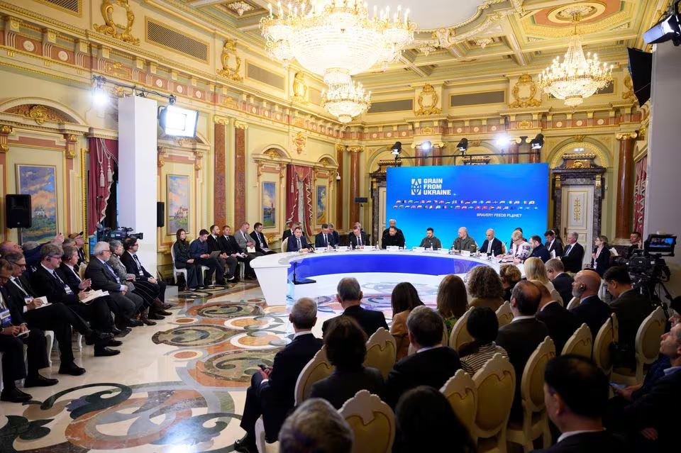 نشست امنیت غذایی در کییف/ زلنسکی: دفاع هوایی میخواهیم