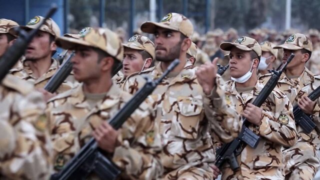 منظور: حقوق سربازان به چهار میلیون و ۸۰۰ هزار تومان رسیده است منظور: حقوق سربازان به چهار میلیون و ۸۰۰ هزار تومان رسیده است