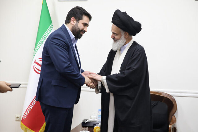 شکل دهی به افکار عمومی، از ویژگیهای مهم فضایمجازی است شکل دهی به افکار عمومی، از ویژگیهای مهم فضایمجازی است