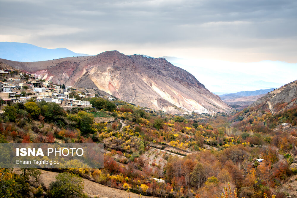 پاییز هزار رنگ در روستای «شیت»