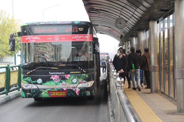 از خدمات‌ حمل و نقلی دهه مبارک فجر تا نصب ابر پرچم ایران در اتوبوسرانی
