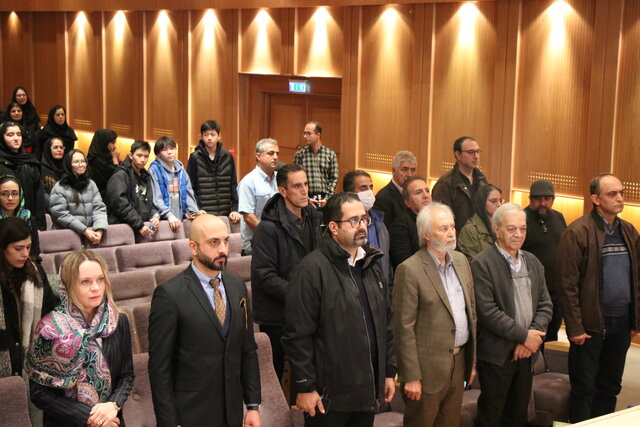 برخی گمان میکنند ما فقط پول خرج میکنیم