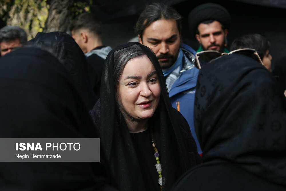 مراسم تشییع پیکر پروانه معصومی