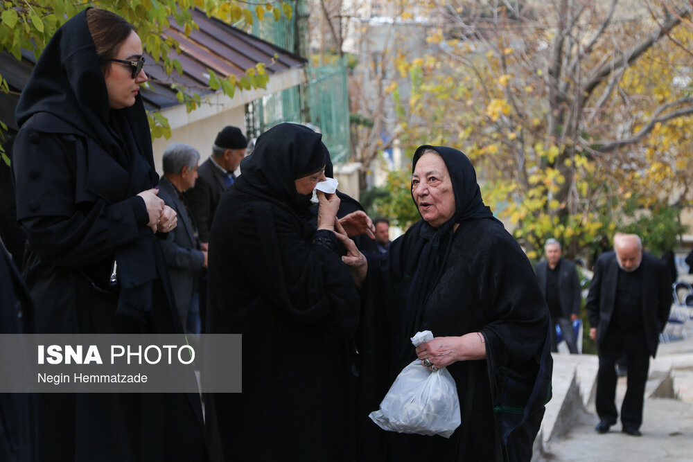 مراسم تشییع پیکر پروانه معصومی