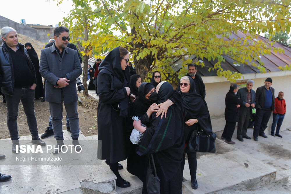 مراسم تشییع پیکر پروانه معصومی