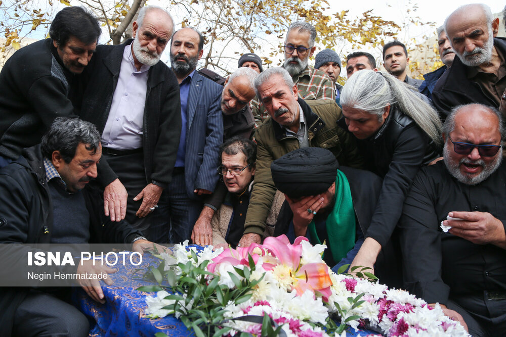 مراسم تشییع پیکر پروانه معصومی