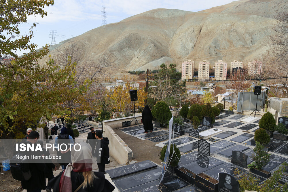 مراسم تشییع پیکر پروانه معصومی
