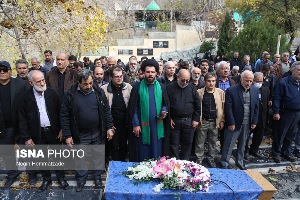 مراسم تشییع پیکر پروانه معصومی