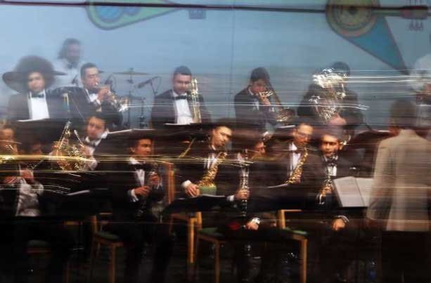 عکس تزئینی است برگزاری کنسرتی از ارکستر سازهای بادی و پرکاشن