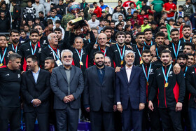 حضور کیومرث هاشمی وزیر ورزش و جوانان در فینال لیگ برتر کشتی آزاد
