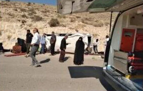 واژگونی ون حامل زائران بی بی حکیمه گچساران دو کشته و ۱۴ مصدوم برجای گذاشت