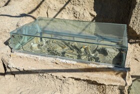 تپهی تاریخی تا سال ۱۳۱۰ خورشیدی شناسایی نشده بود، اما ۸۰ سال پیش با جاری شدن سیل در زمینهای کشاورزی کاشان، این تپهها نیز نمایان شده است.