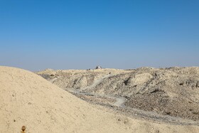 تپه تاریخی سیلک از دو تپۀ شمالی و جنوبی در فاصله ۶۰۰ متری یکدیگر و دو گورستان الف و ب تشکیل شده و بهعنوان اولین تمدن زندگی شهرنشینی در قسمت مرکزی ایران شناخته میشود.