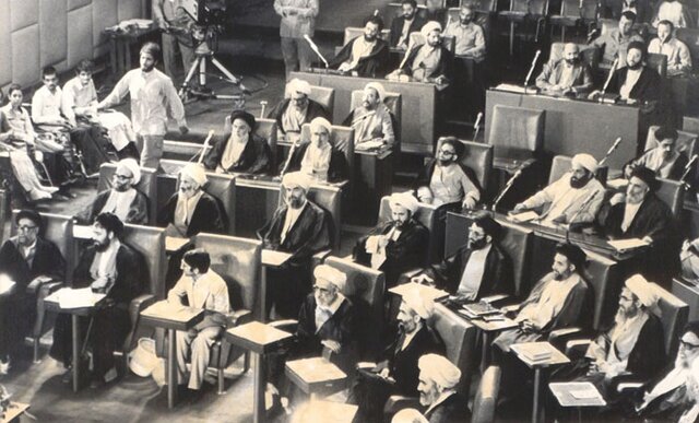 مخالفت با همهپرسی قانون اساسی!