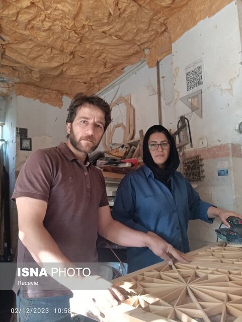 احیاء هنر فاخر گرهچینی با سرانگشتان زوج هنرمند اسدآبادی