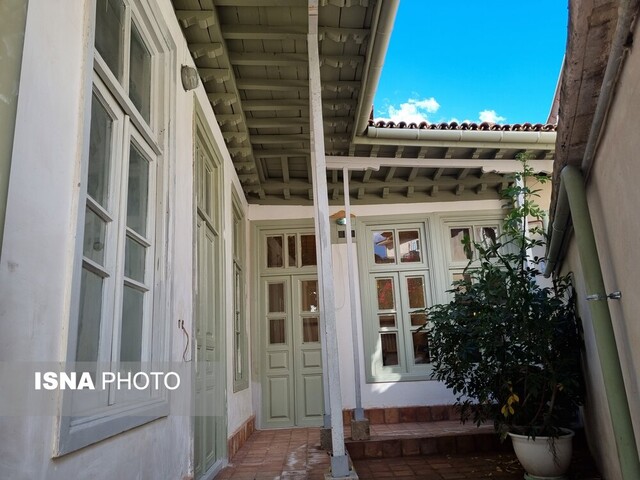 سلام مرا به سفال ها برسان