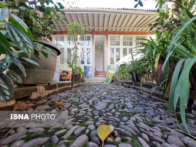 سلام مرا به سفال ها برسان