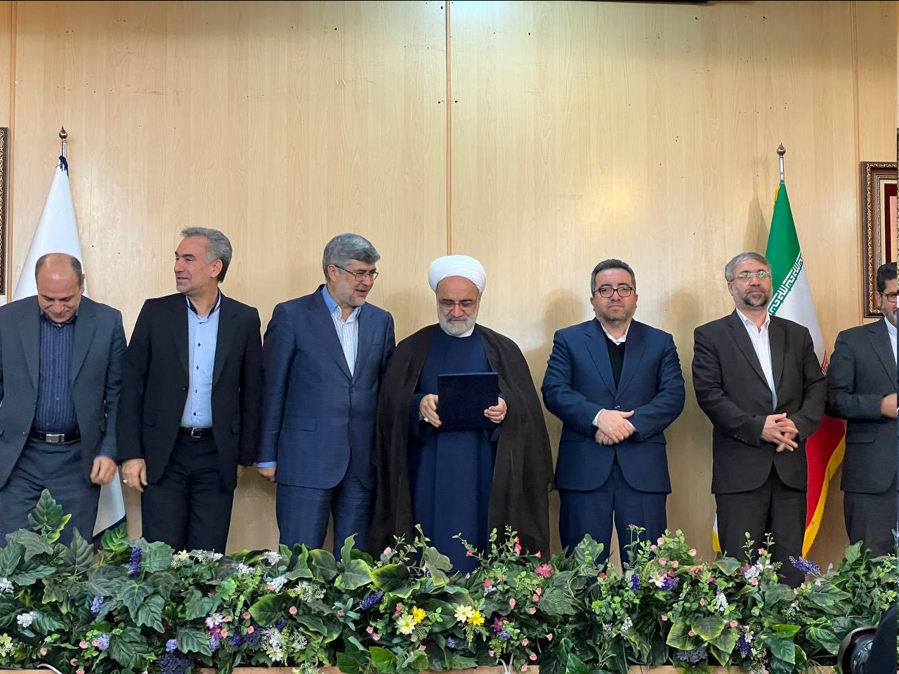 یاید یک بازنگری جدی در قوانین ثبتی صورت گیرد