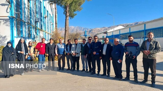 بازدید خبرنگاران، دانشجویان نخبه و بازنشستگان از ۵ طرح تولیدی و صنعتی یاسوج