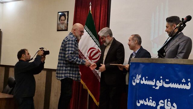 تقویت ادبیات مقاومت به نهضت مردمی نیاز دارد