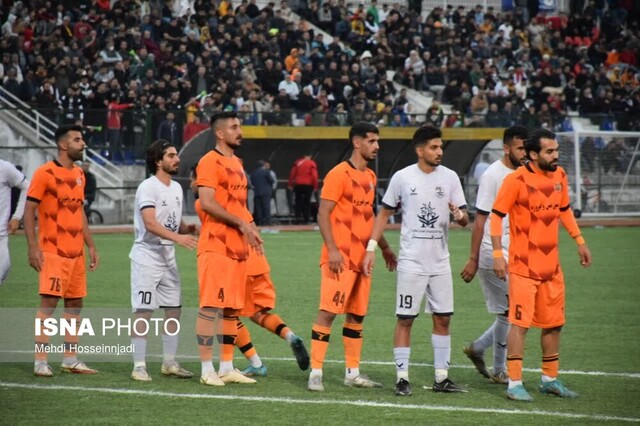 تیم های فوتبال شهرداری آستارا و مس شهر بابک به تساوی بدون گل دست یافتند