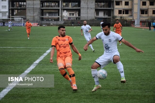 تیم های فوتبال شهرداری آستارا و مس شهر بابک به تساوی بدون گل دست یافتند